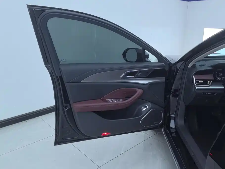 Hongqi Hongqi H5 — миниатюра 7