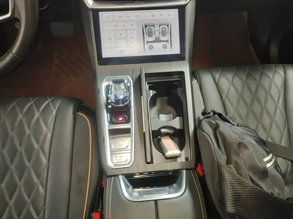 Wey Wey Latte DHT-PHEV — миниатюра 14