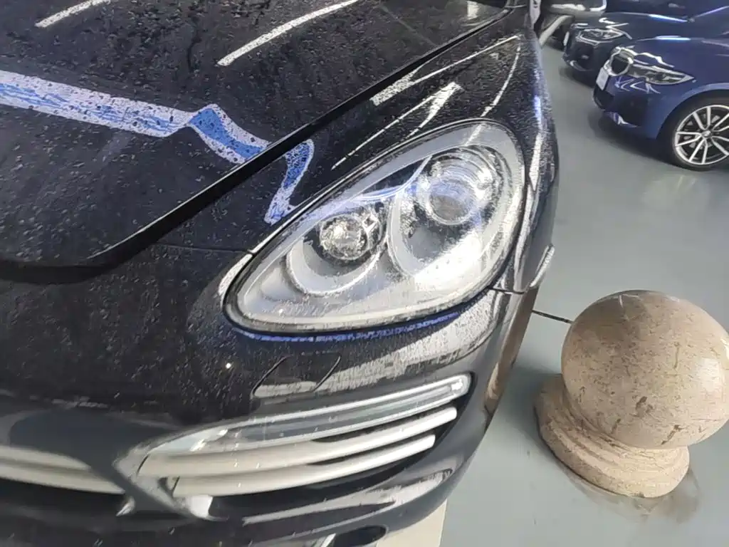 Porsche Cayenne — миниатюра 24