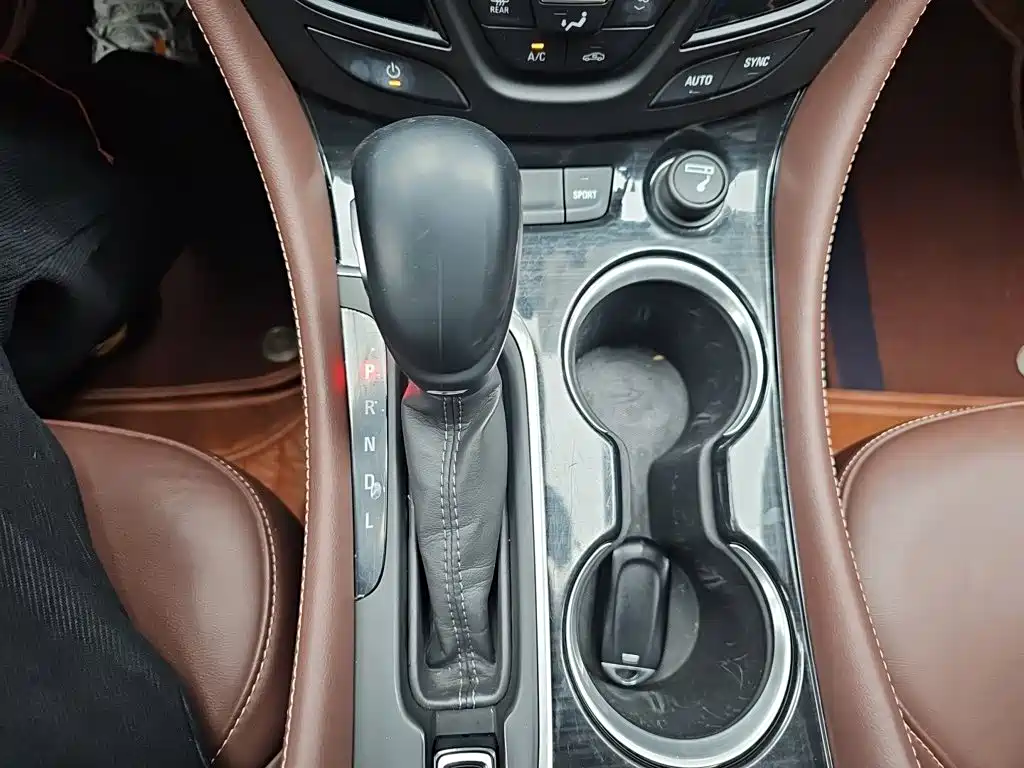 Buick Envision Plus — миниатюра 15