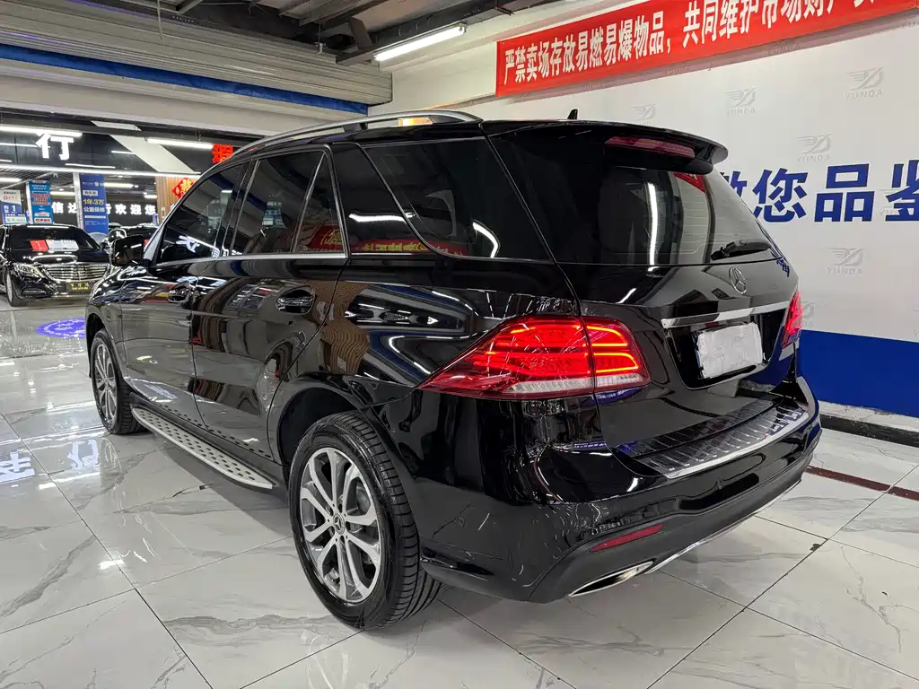 Mercedes-Benz GLE (Import) — миниатюра 13
