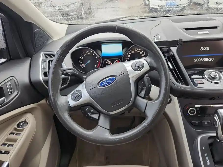 Ford Kuga — миниатюра 15