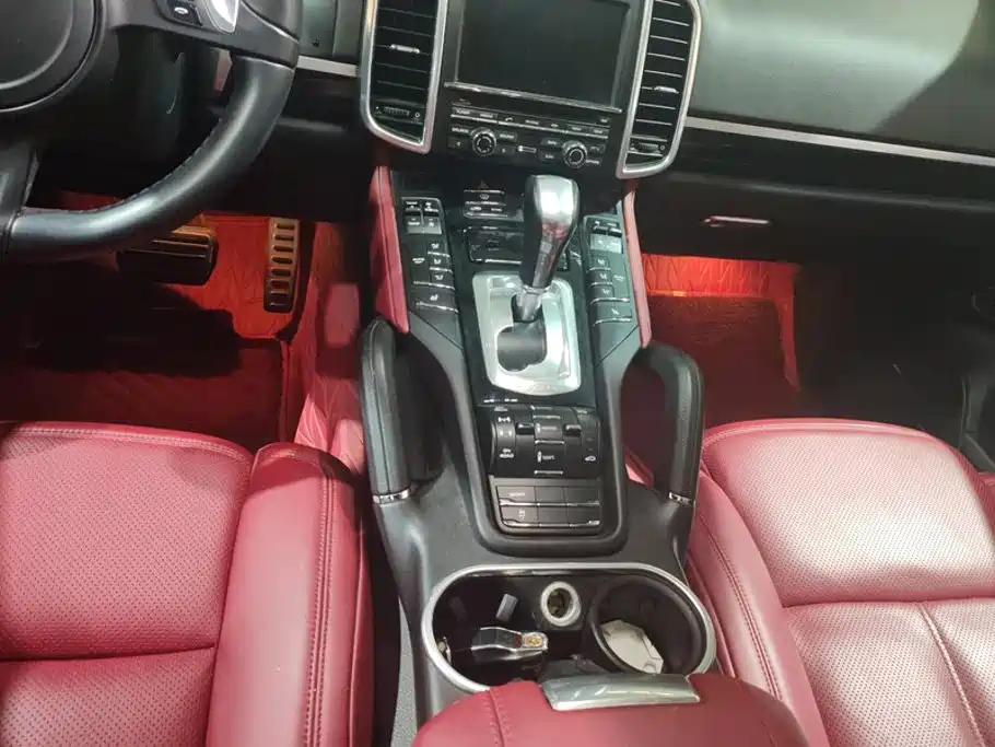Porsche Cayenne — миниатюра 16