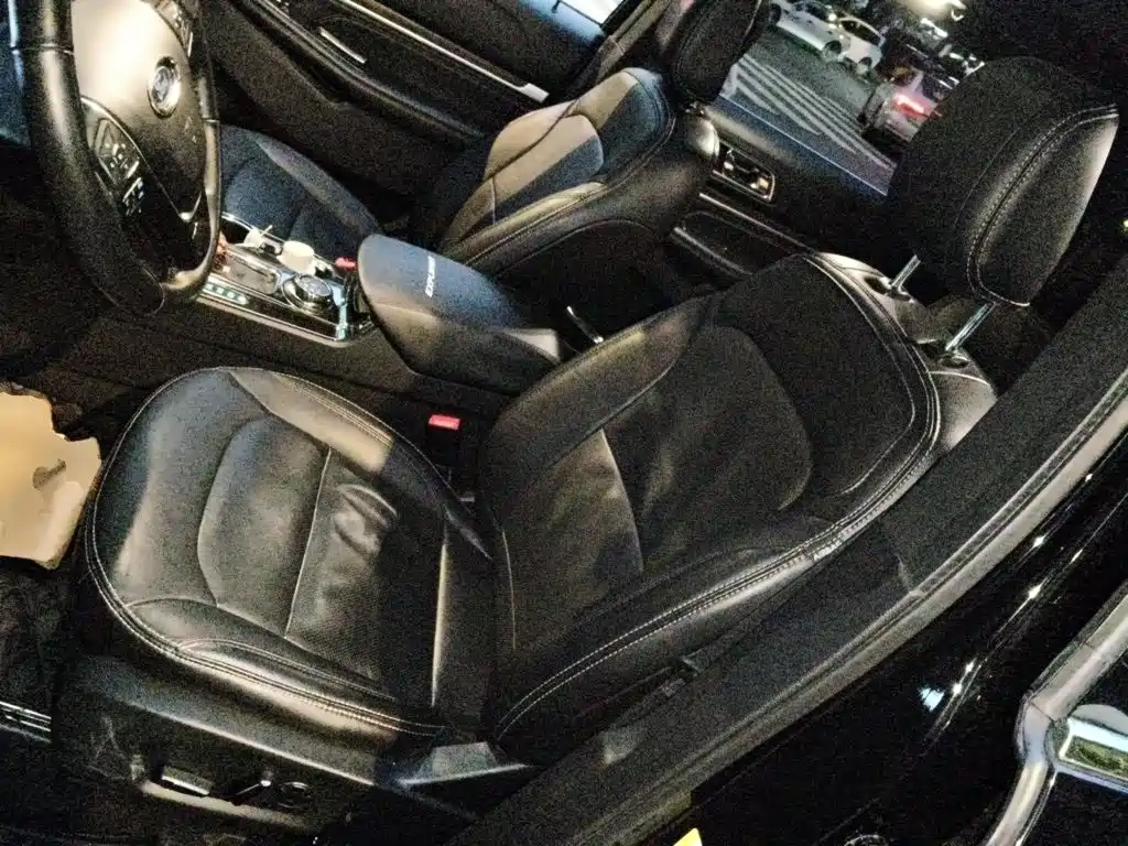 Ford Explorer (Import) — миниатюра 11