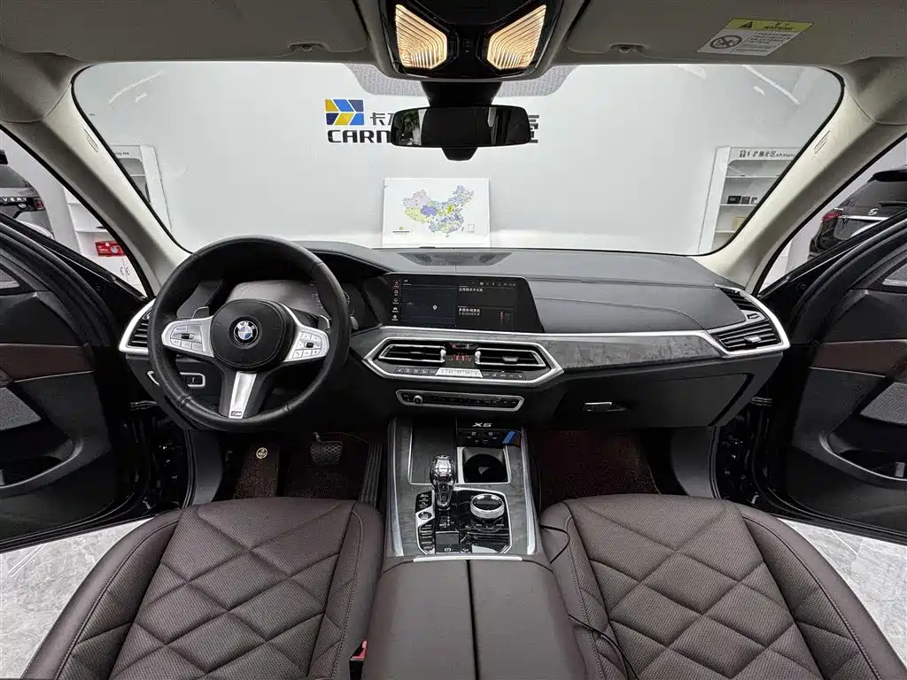 BMW X5 2022 xDrive 30Li Premium M Sport