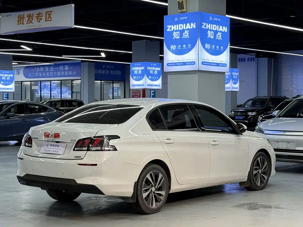PEUGEOT 408