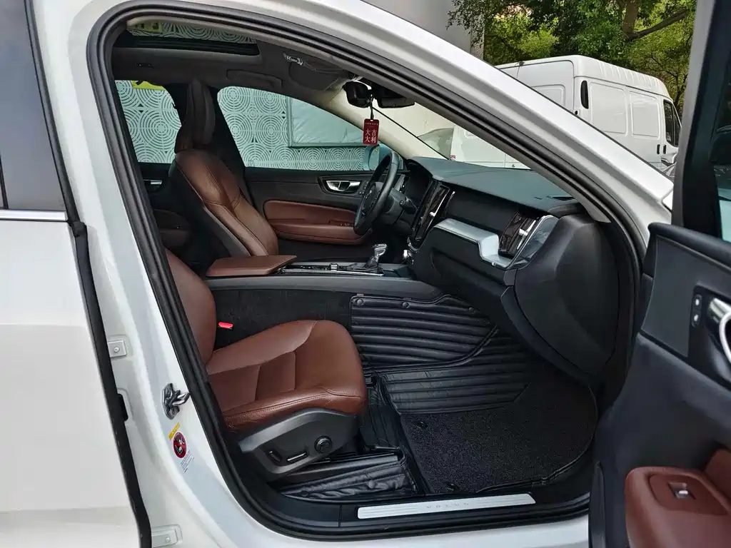Volvo XC60 — миниатюра 14