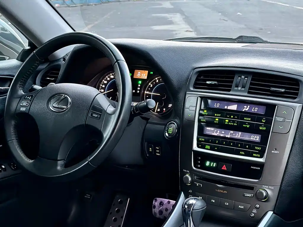 Lexus IS — миниатюра 7