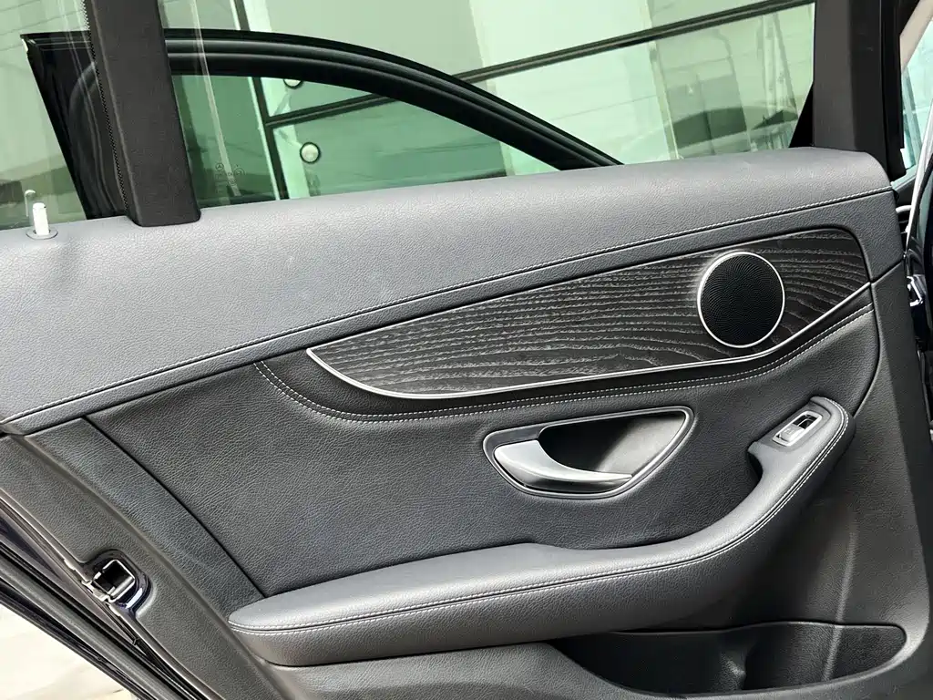 Mercedes-Benz C-Class — миниатюра 16