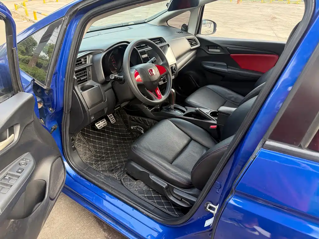 Honda Fit — миниатюра 8
