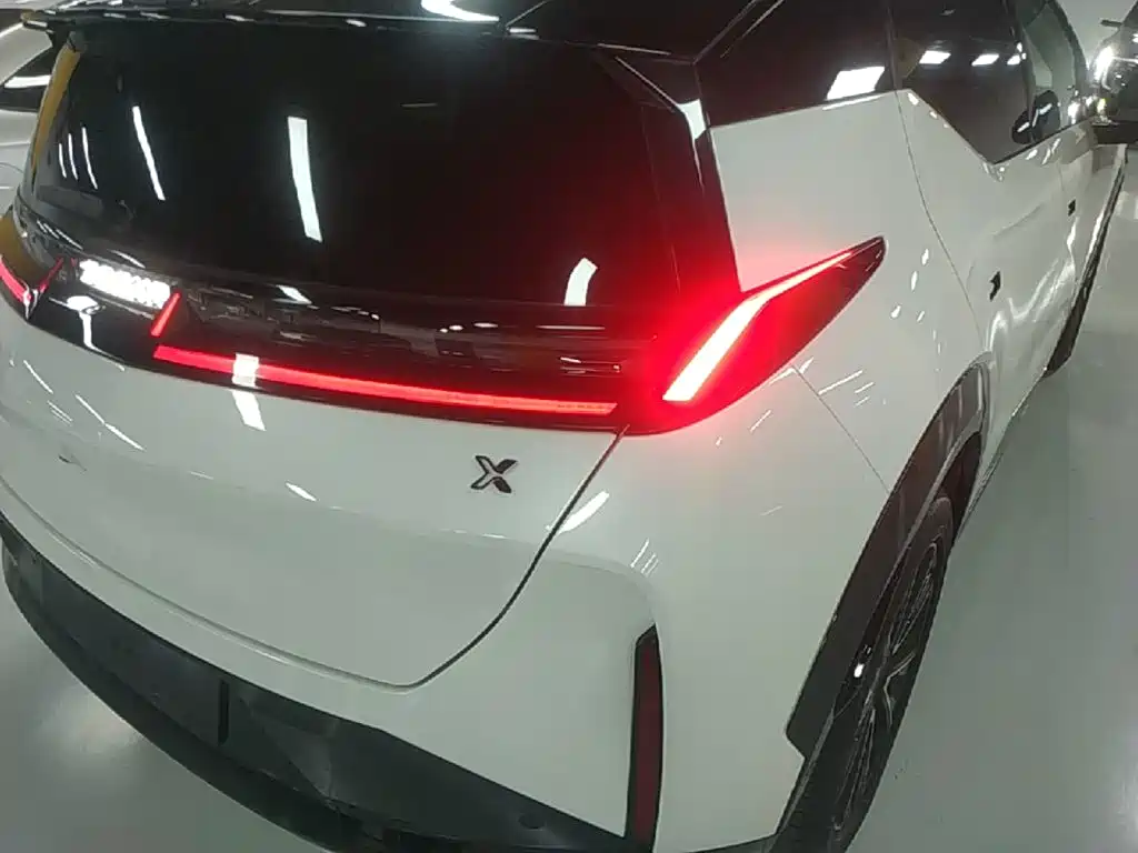 Zeekr X — миниатюра 8