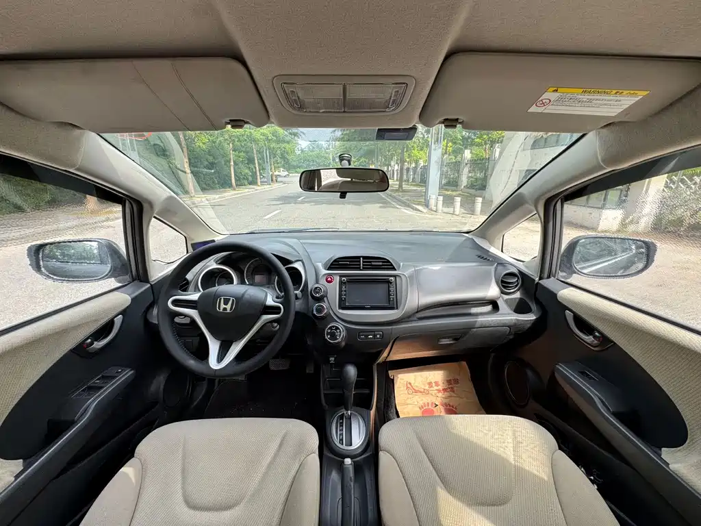 Honda Fit — миниатюра 6