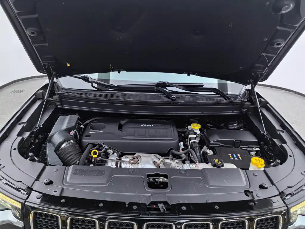 Jeep Grand Commander 2.0T 2WD Leading Edition, фото 8