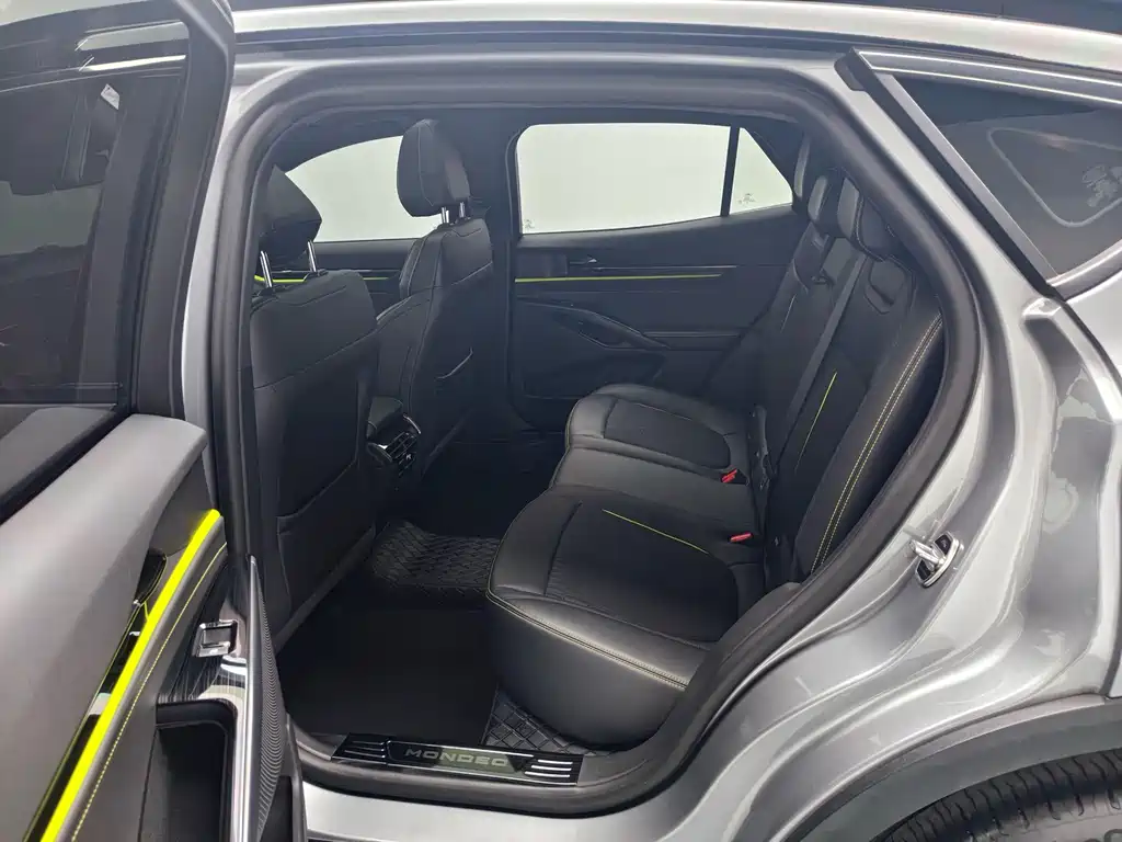 Ford Mondeo — миниатюра 14