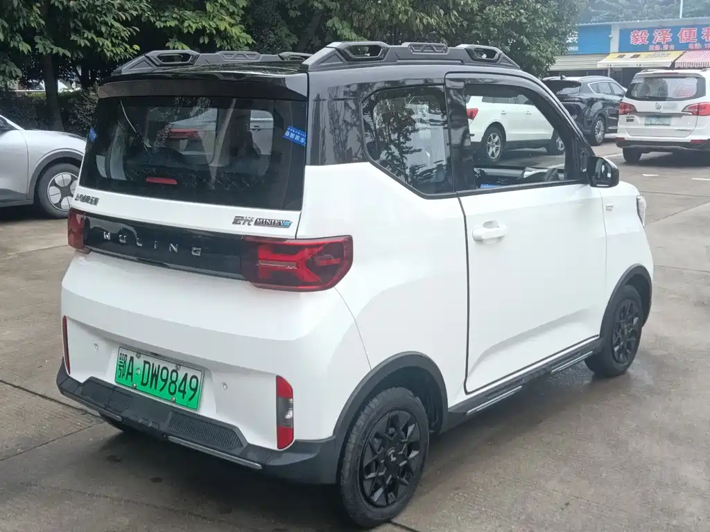 Wuling MINIEV — миниатюра 5
