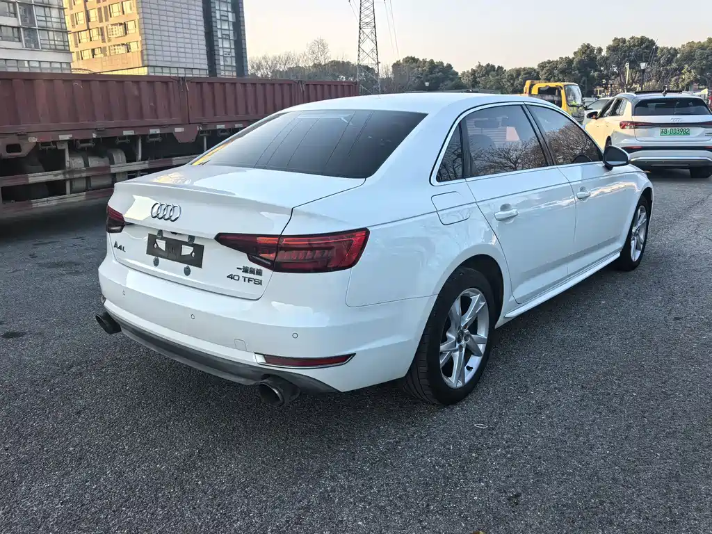 AUDI A4L