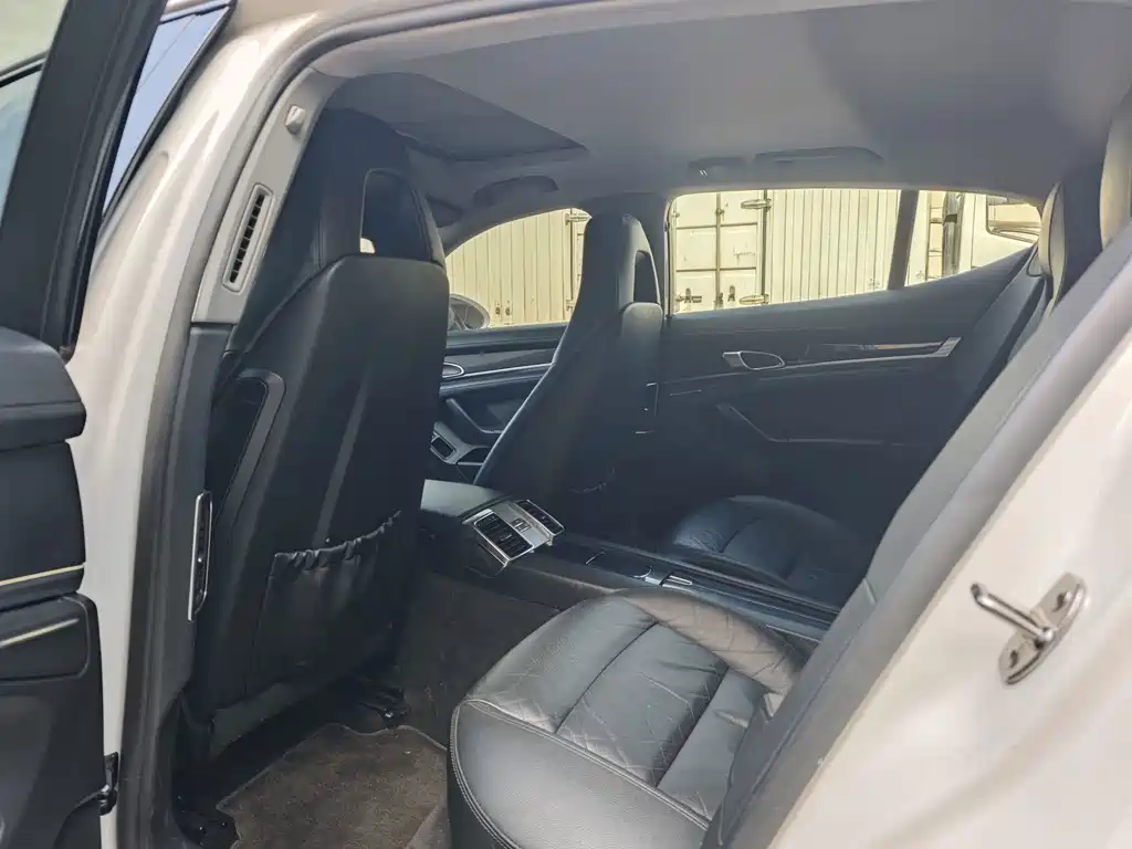 Porsche Panamera — миниатюра 5