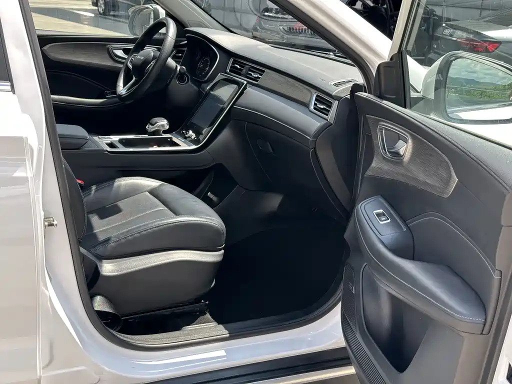Roewe RX5 — миниатюра 19