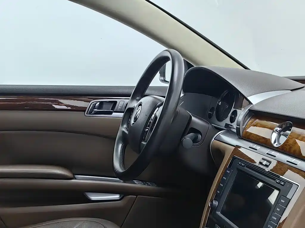 Volkswagen Phaeton — миниатюра 22