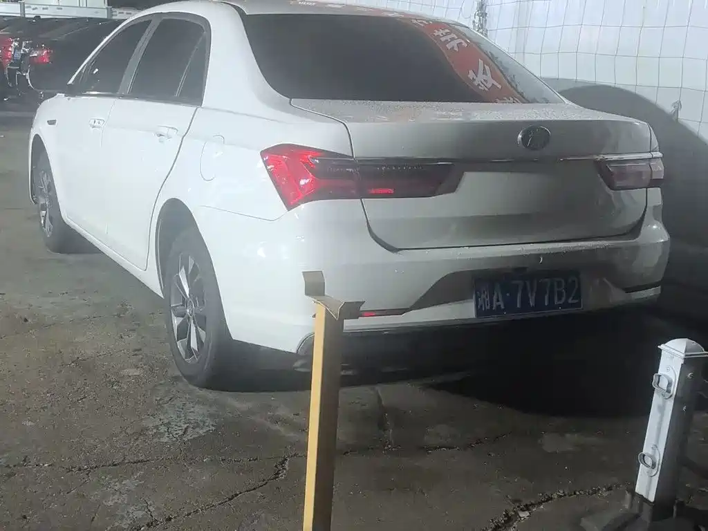 BYD Qin — миниатюра 7