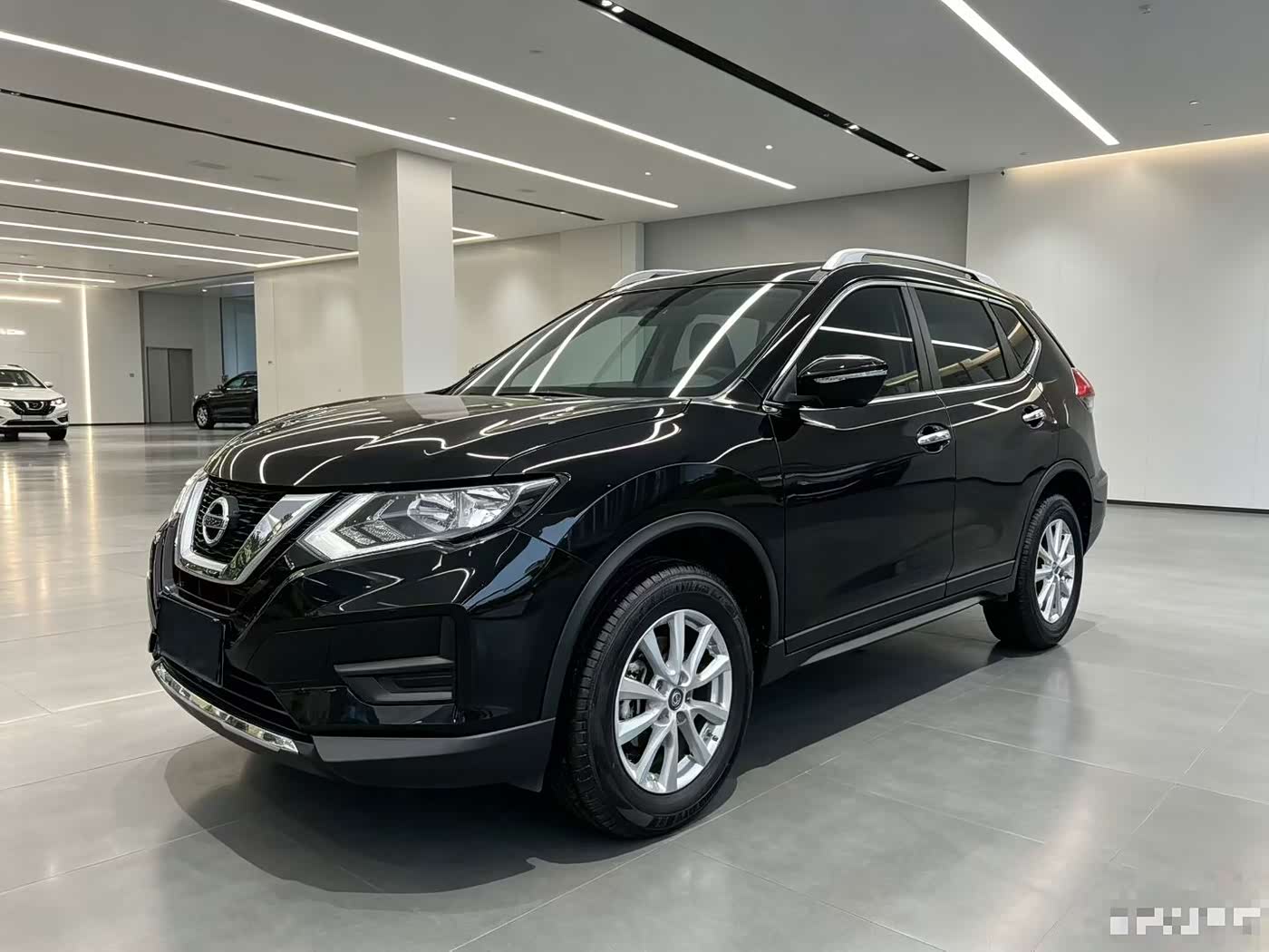 Nissan X-Trail 2.0 л 2024 г. Чёрный, пробег 20000 км