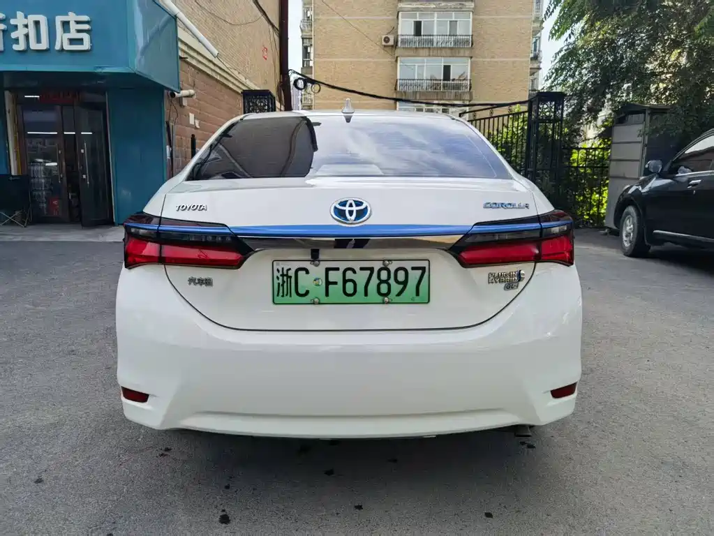 Toyota Corolla Hybrid — миниатюра 4