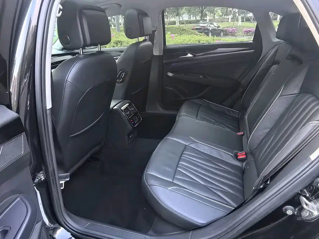 Volkswagen Passat — миниатюра 11