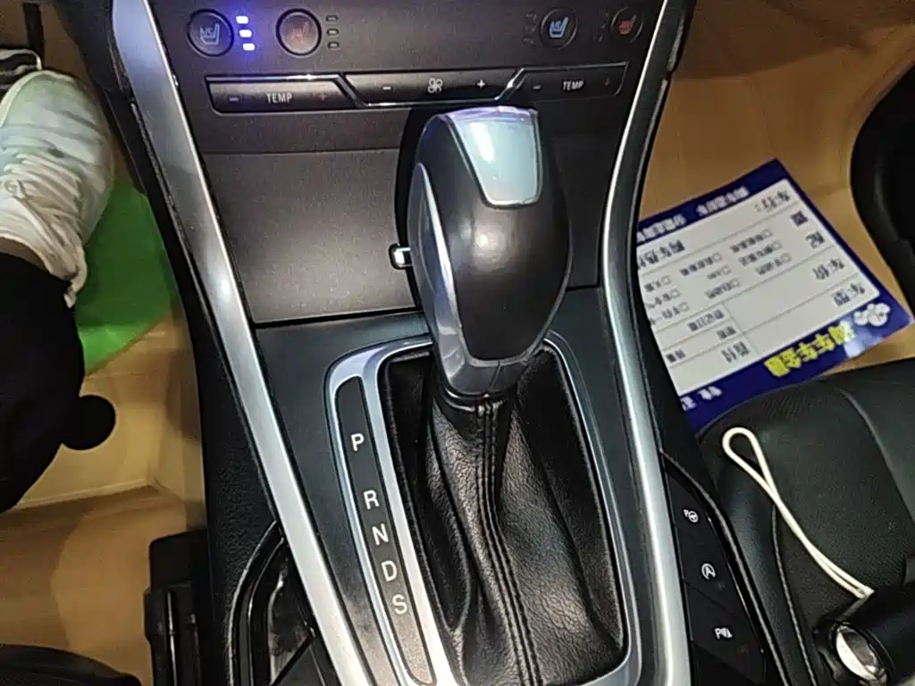 Ford Edge — миниатюра 14