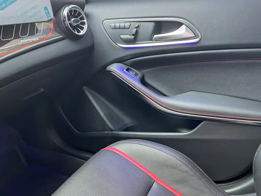 MERCEDES-BENZ GLA AMG