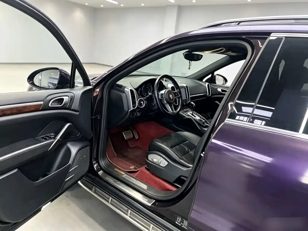 Porsche Cayenne — миниатюра 5