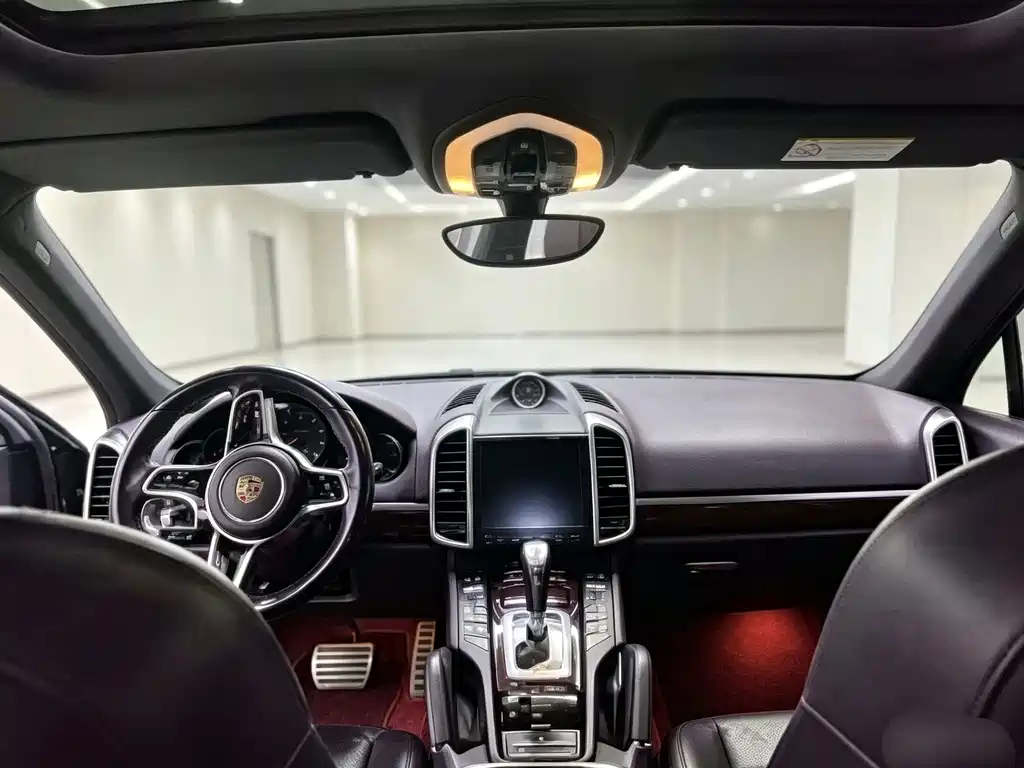 Porsche Cayenne — миниатюра 7