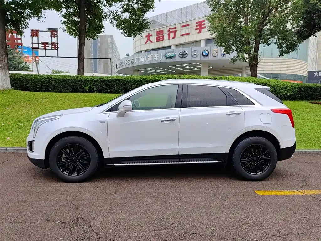 CADILLAC XT5