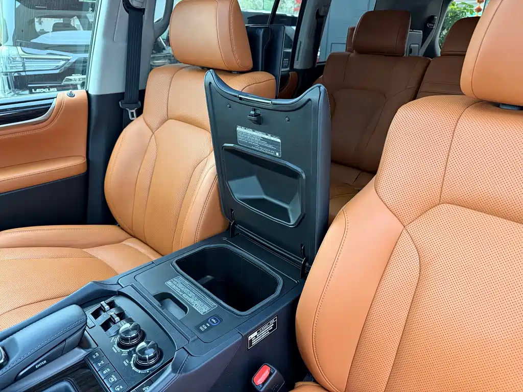 Lexus LX — миниатюра 9