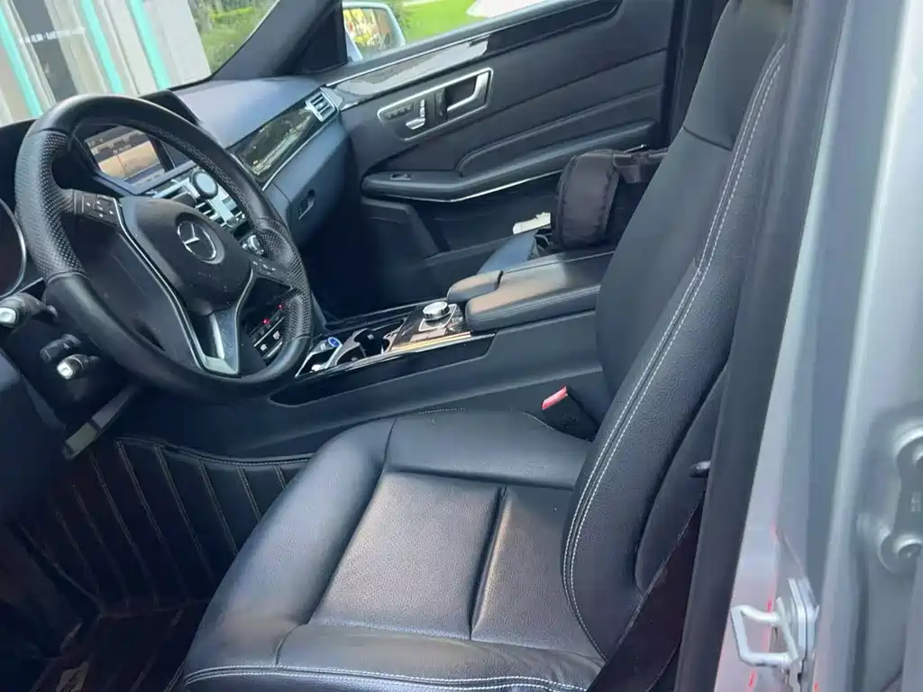 Mercedes-Benz E-Class — миниатюра 7