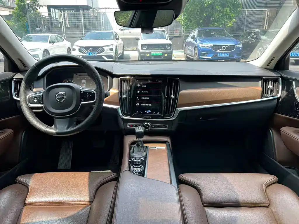 Volvo S90 — миниатюра 10