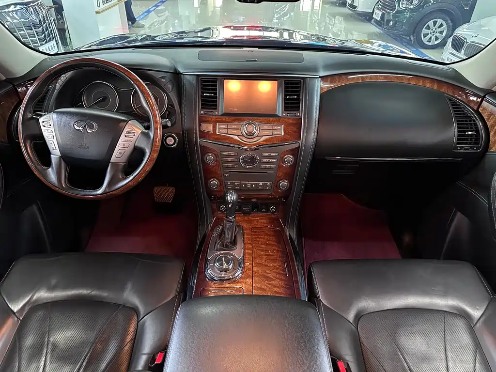 Infiniti QX80 2016 5.6L 4WD