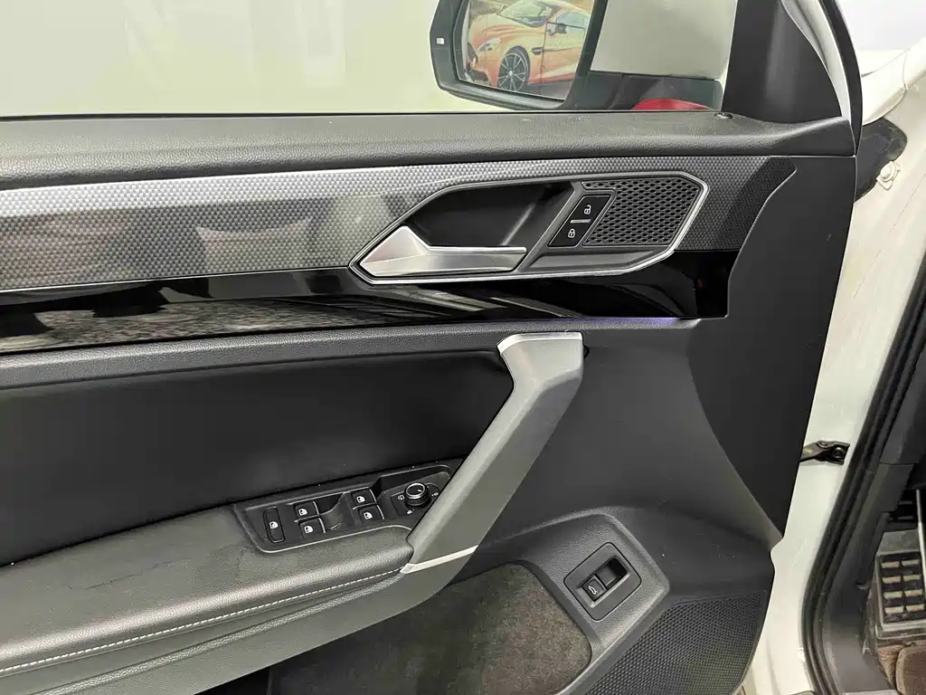 Volkswagen X — миниатюра 6