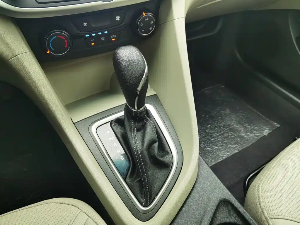 Buick Excelle — миниатюра 13