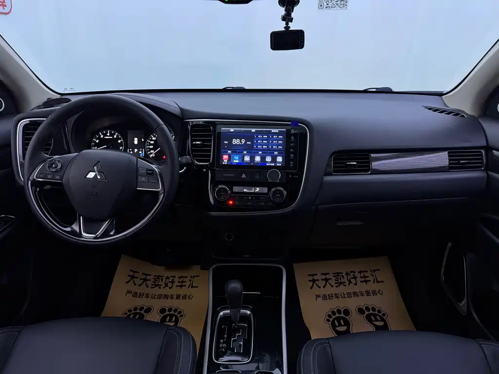 Mitsubishi Outlander — миниатюра 20
