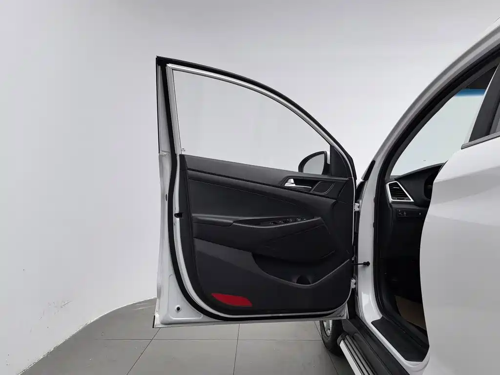 Hyundai Tucson — миниатюра 8