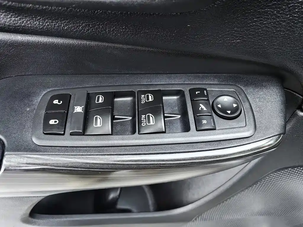 Jeep Cherokee — миниатюра 9