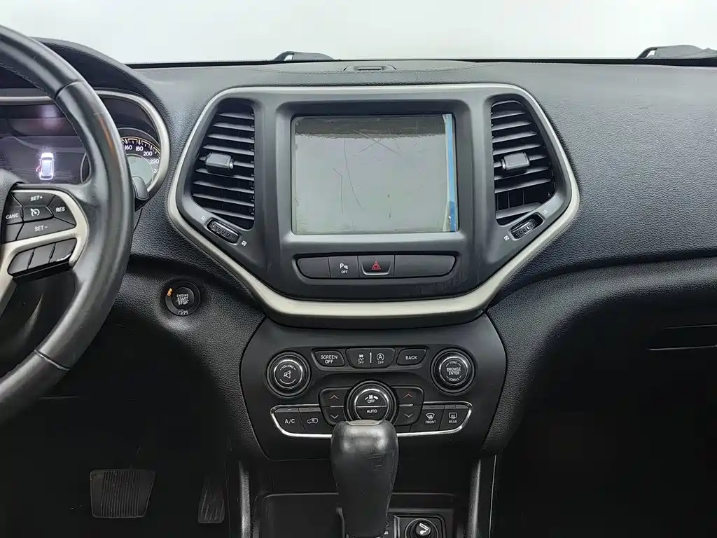 Jeep Cherokee — миниатюра 12