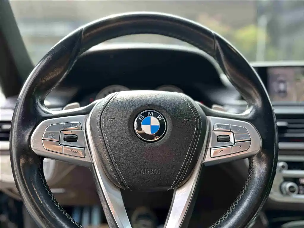 BMW 7 SERIES