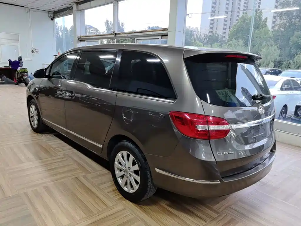 Buick GL8 — миниатюра 5