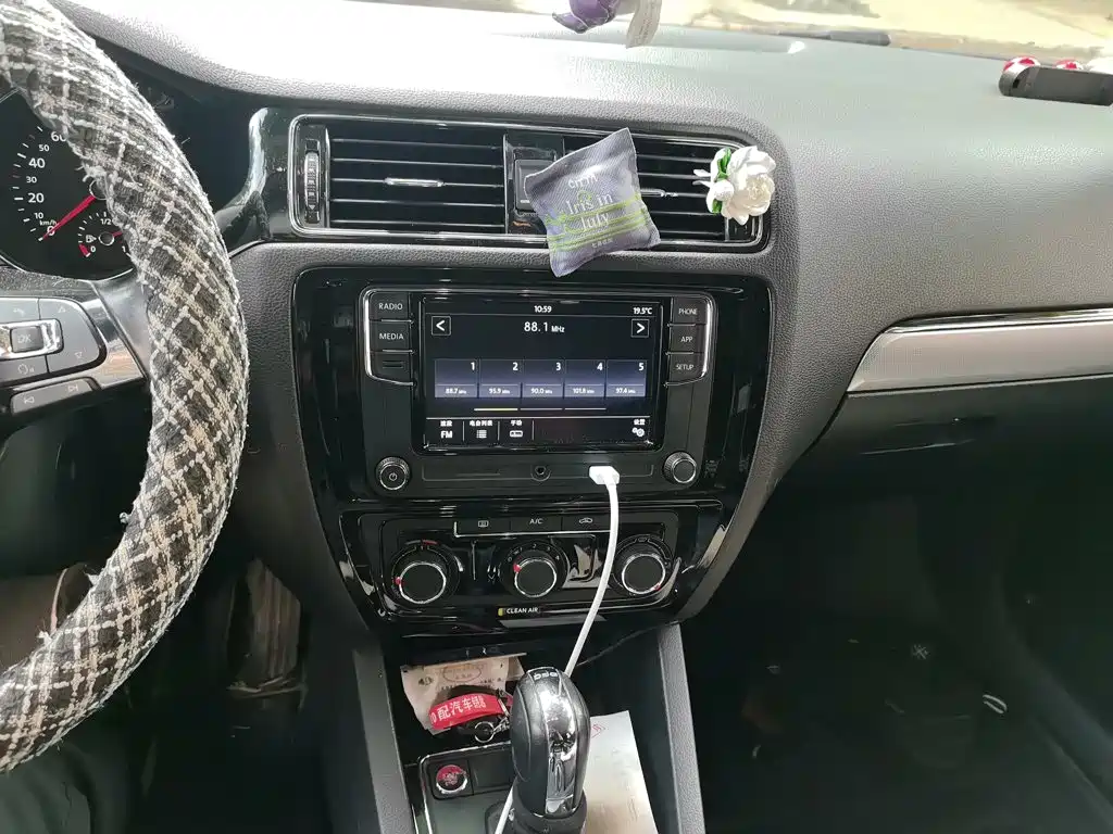 Volkswagen Sagitar — миниатюра 14