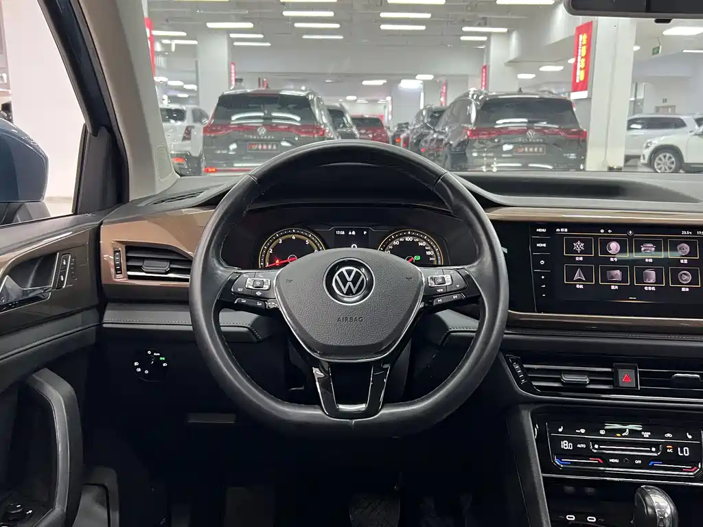 Volkswagen Tharu — миниатюра 7