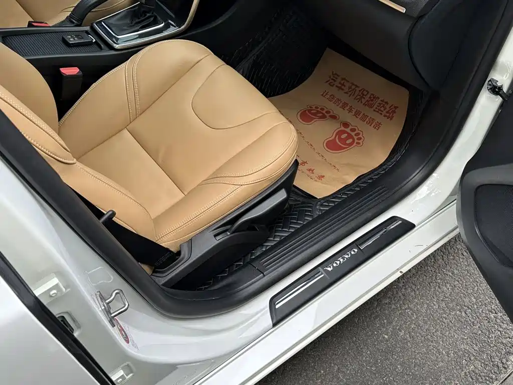 Volvo V40 — миниатюра 17