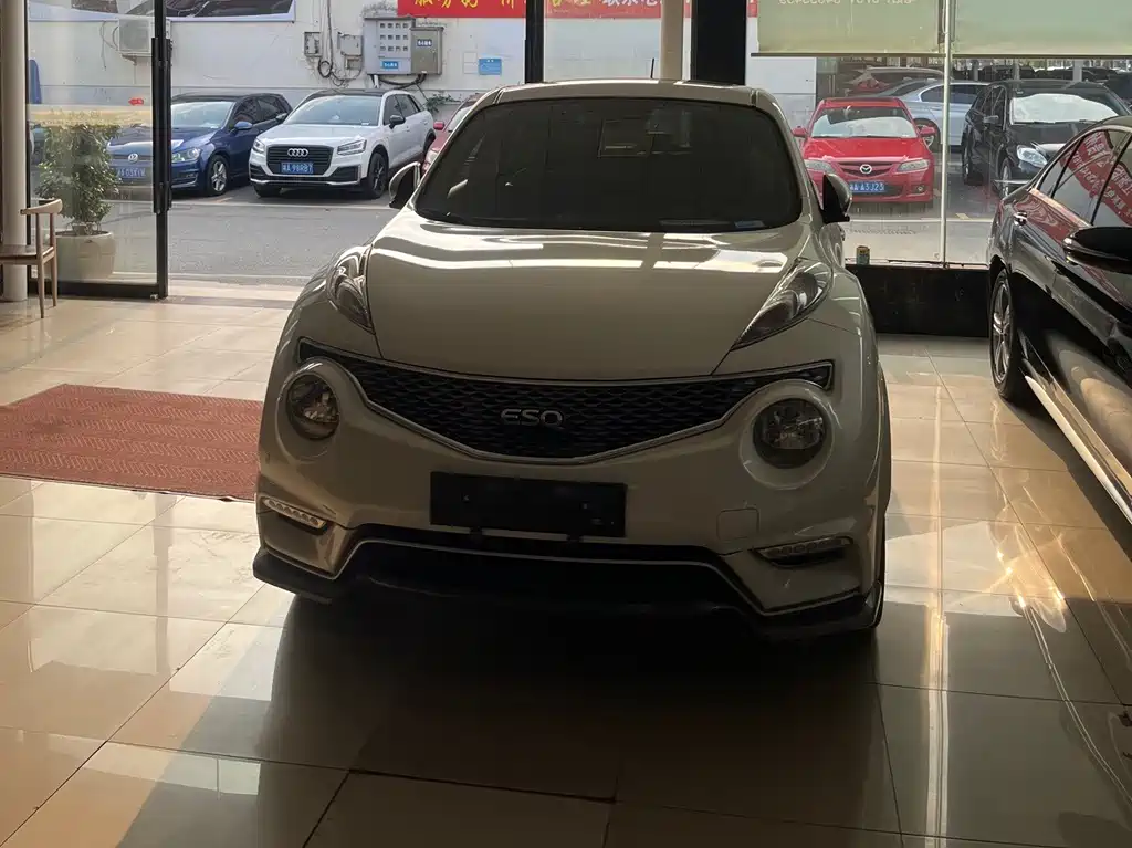 Infiniti ESQ — миниатюра 2
