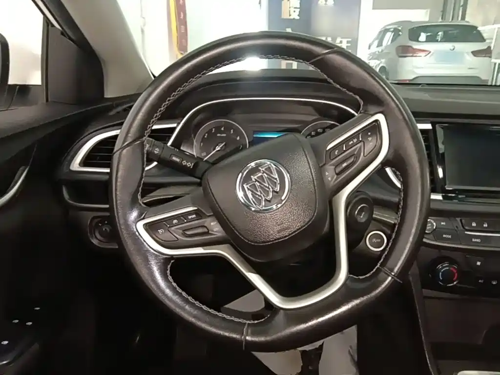 Buick Excelle — миниатюра 11
