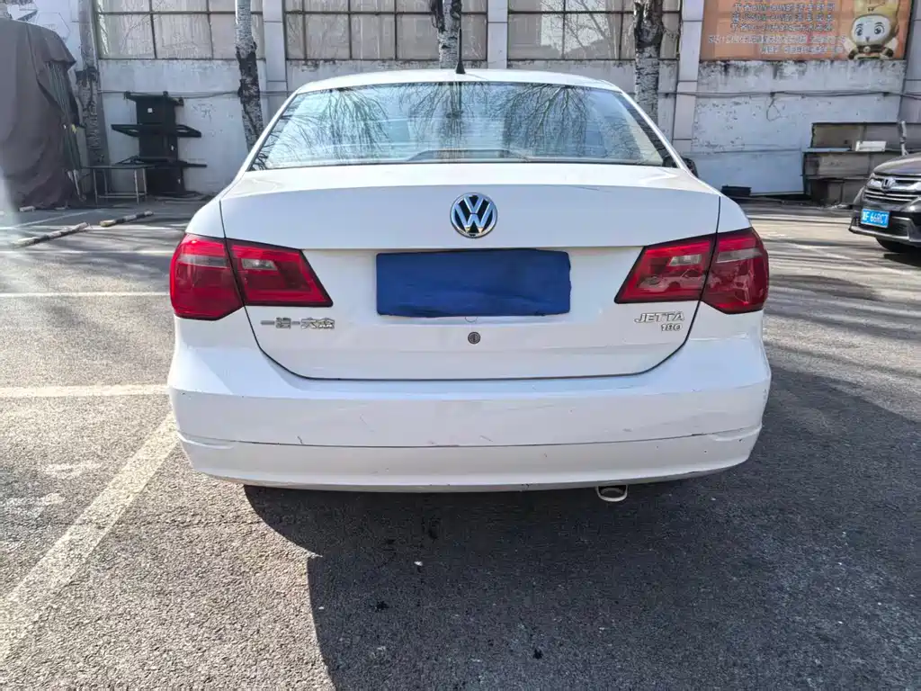 VOLKSWAGEN JETTA
